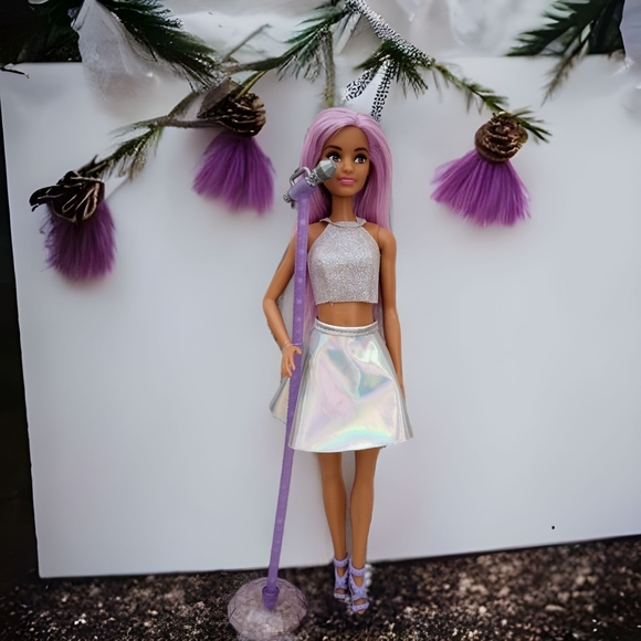 Barbie Pop Star Singer Doll - Picture 8 of 11